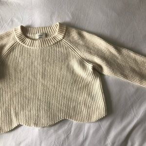 Cream Aritzia Knit Cropped Sweater with Scalloped Hem Detail- Large (Medium Fit)